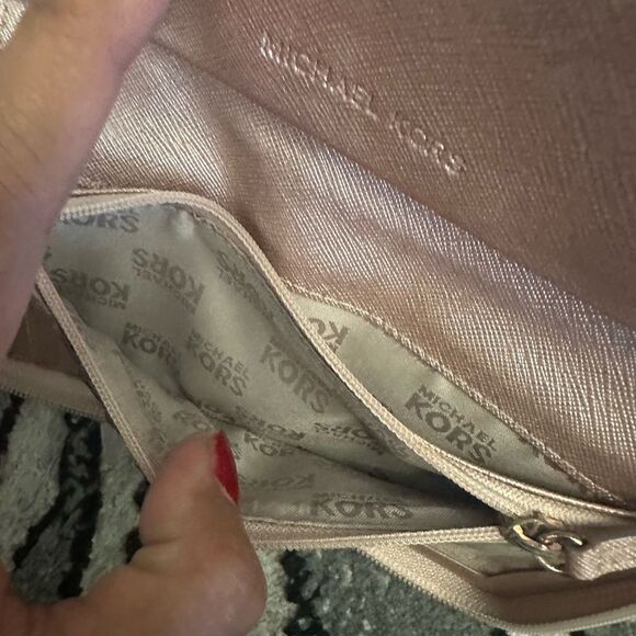 Michael Kors Rose Gold Logo Wallet/ Wristlet - Picture 11 of 11